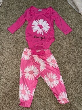 Matching pink flower baby set 0-3 M